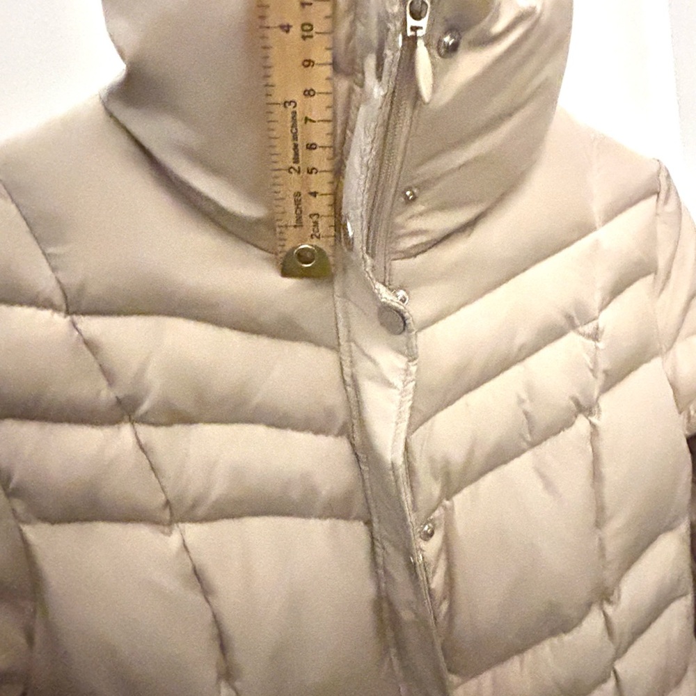 KENNETH COLE REACTION BEIGE QUILTED DUCK DOWN TWO WAY CLOSER ZIPPER & SNAPS SZ S - Picture 14 of 15